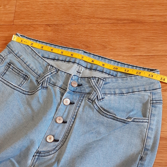 High Waisted Flare Light Wash Jeans w/Pockets NWOT - Picture 5 of 8